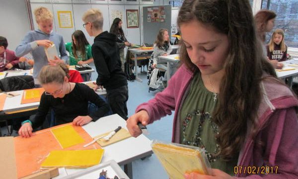 Kerzenherstellung - Öffnen der Verpackung
