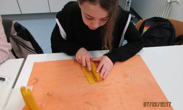 Kerzenherstellung - Zurechtschneiden