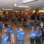 Der Chor unter Leitung von Fr. Pfänder eröffnet den Nachmittag mit Liedern.