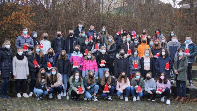 Nach getaner Arbeit versammelten sich alle zu einem gemeinsamen Foto