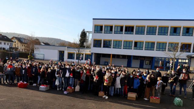 Vor dem Are-Gymnasium