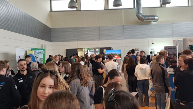 Bildungsmesse in der Veranstaltungshalle Schwendi