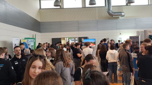 Bildungsmesse in der Veranstaltungshalle Schwendi