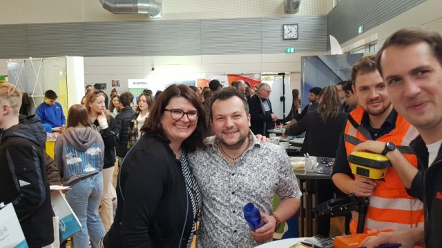 Das Team für Berufsorientierung der Max-Weishaupt-Realschule: Frau Maucher und Herr Wiest Das Team für Berufsorientierung der Max-Weishaupt-Realschule: Frau Maucher und Herr Wiest