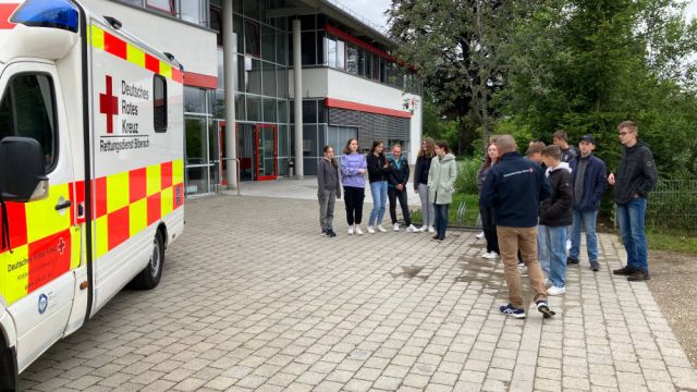 Ausflug der Schulsanis nach Biberach - Besuch der Integrierten Rettungsleitstelle des Landkreises Biberach
