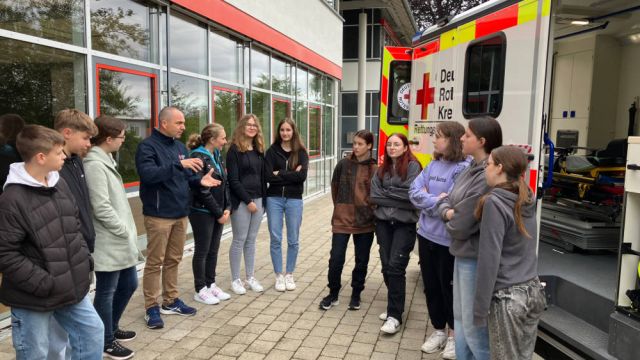 Ausflug der Schulsanis nach Biberach - Besuch der Integrierten Rettungsleitstelle des Landkreises Biberach