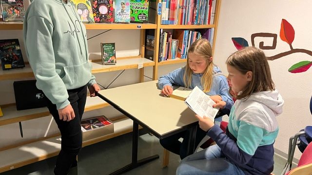 Bücher, Kuscheldecken und Spaß – so lässt sich unser Leseabend an der Max-Weishaupt-Realschule zusammenfassen