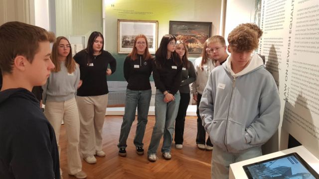 Museumsbesuch für die Religionsschüler 10a/c