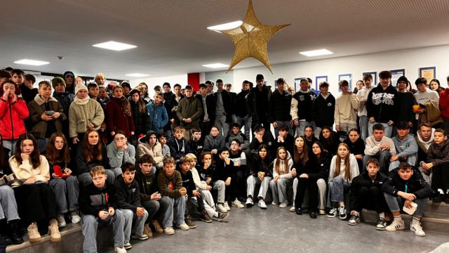 Gespannte Gesichter bei der SMV-Adventstombola